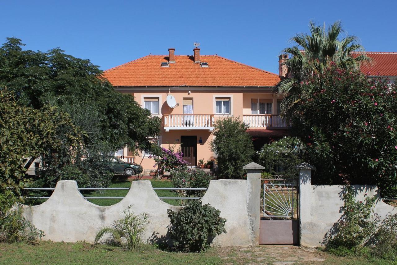 Apartments For Families With Children Privlaka, Zadar - 5747 Bagian luar foto