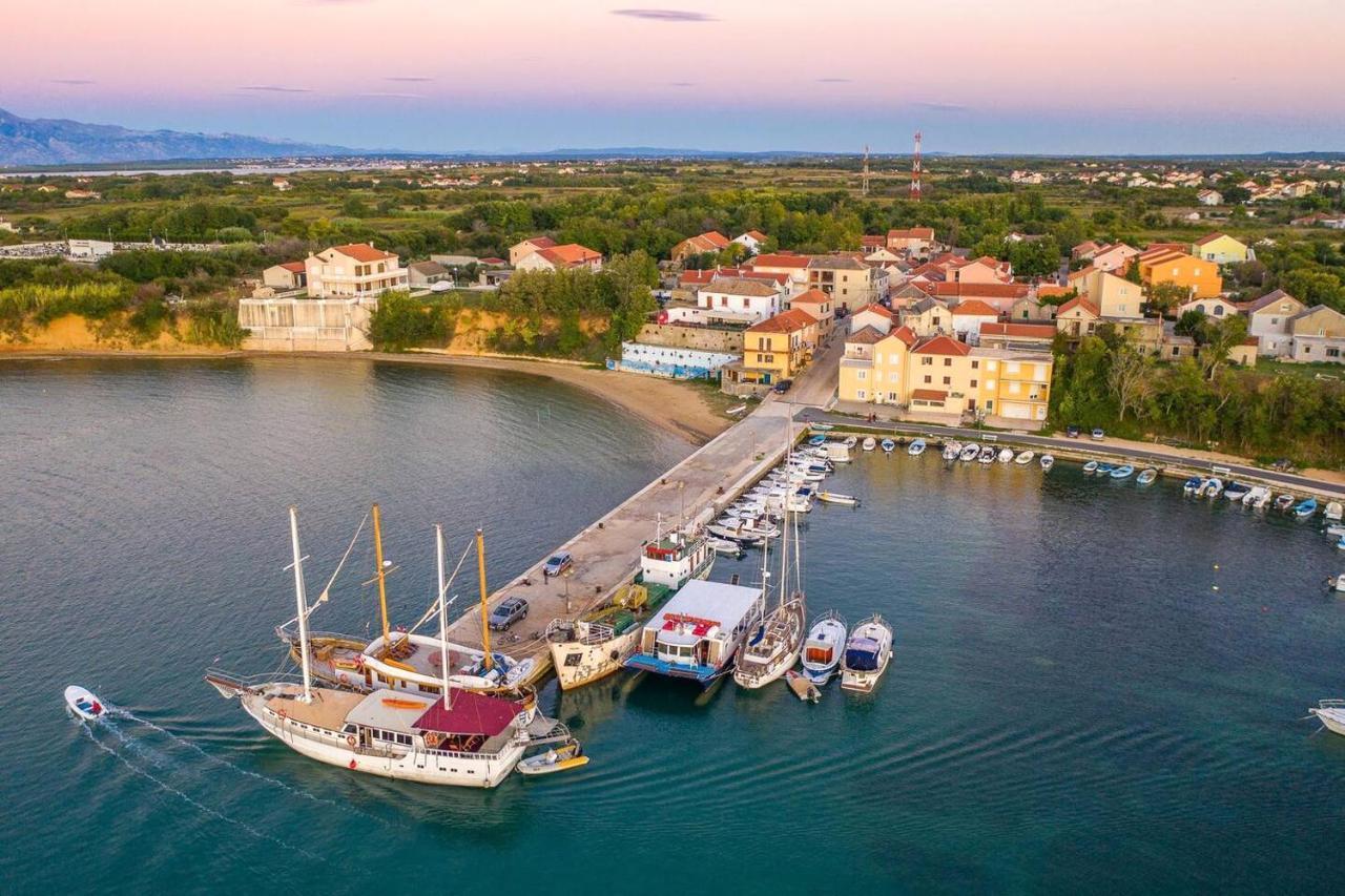 Apartments For Families With Children Privlaka, Zadar - 5747 Bagian luar foto