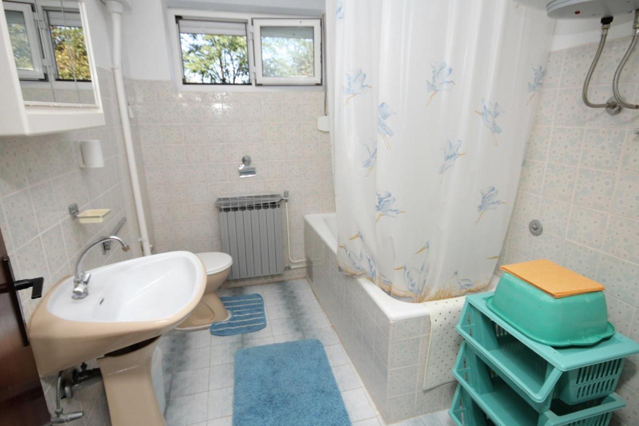 Apartments For Families With Children Privlaka, Zadar - 5747 Bagian luar foto