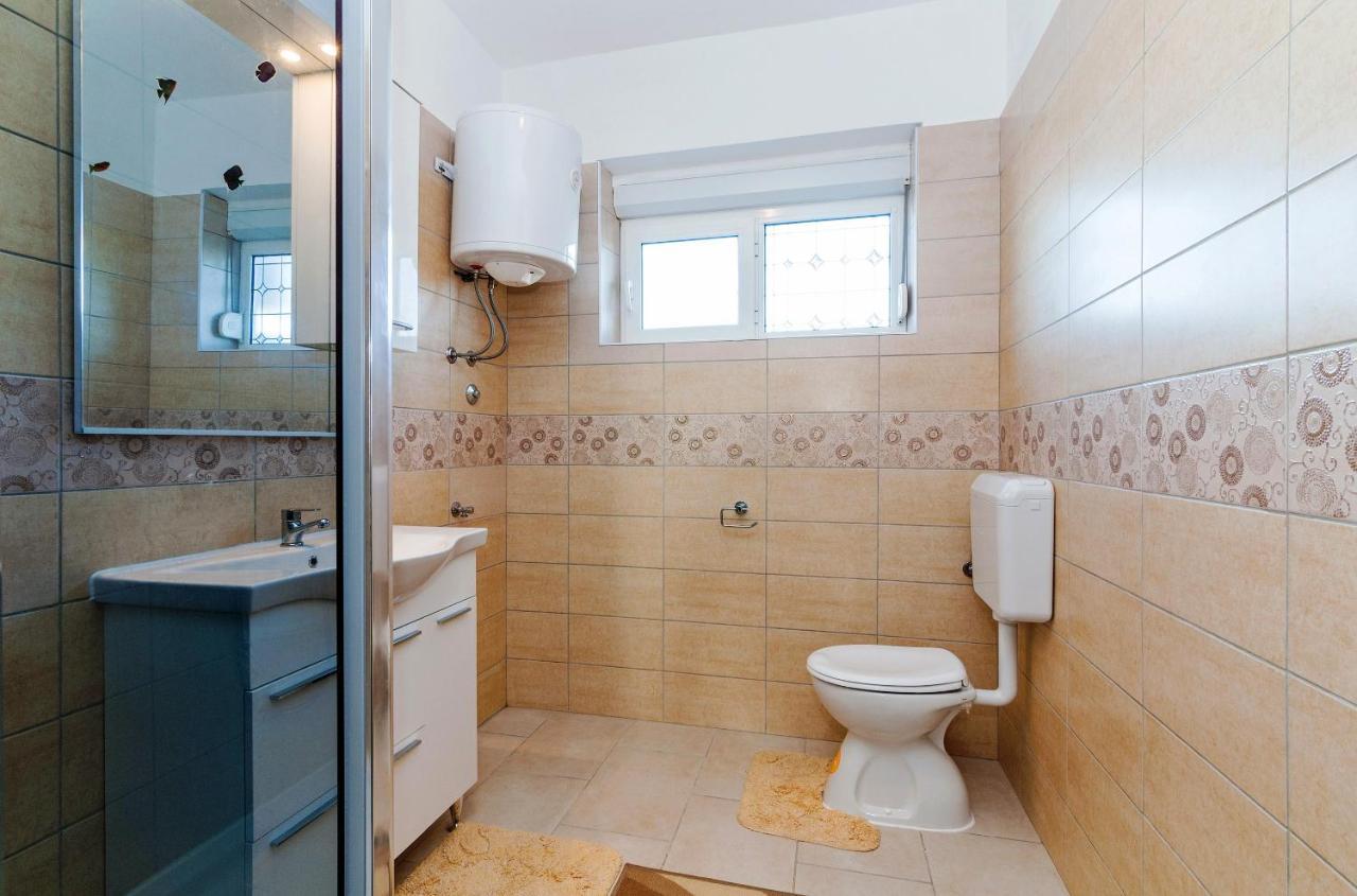 Apartments For Families With Children Privlaka, Zadar - 5747 Bagian luar foto