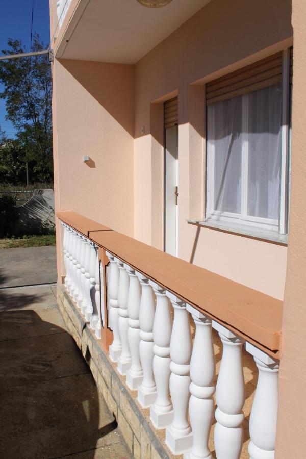 Apartments For Families With Children Privlaka, Zadar - 5747 Bagian luar foto
