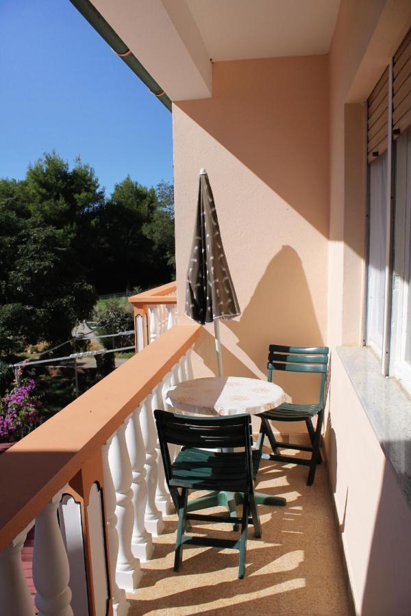 Apartments For Families With Children Privlaka, Zadar - 5747 Bagian luar foto